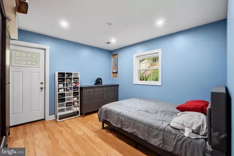 Bedroom - 7222 Willow Oak Pl, Springfield, VA 22153 photo 2 of 7