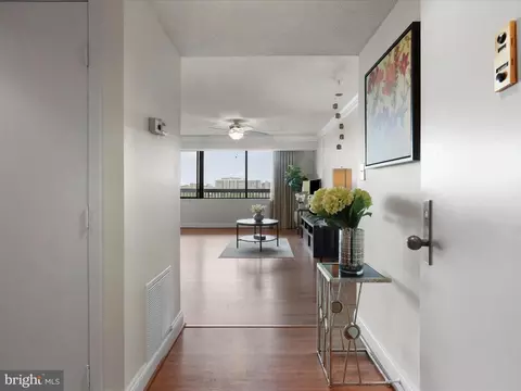 3713 S George Mason Dr #904W, Falls Church, VA 22041