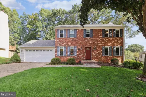 9352 Chestnut Knolls Dr, Fairfax, VA 22032