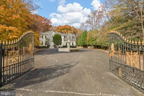 10900 Sunset Hills Rd, Reston, VA 20190 photo 2