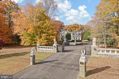 10900 Sunset Hills Rd, Reston, VA 20190