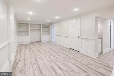 Living - 8695 Young Ct, Springfield, VA 22153 photo 5 of 5