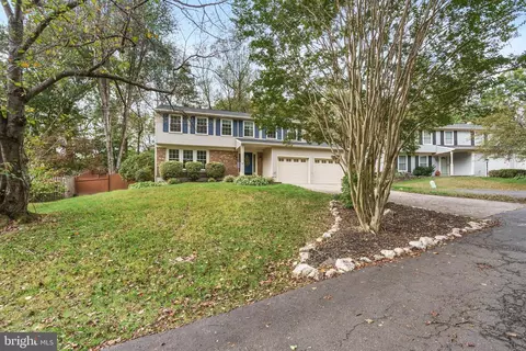 Exterior - 8695 Young Ct, Springfield, VA 22153 photo 2 of 5