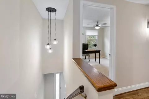 Entry Way - 8695 Young Ct, Springfield, VA 22153 photo 4 of 5