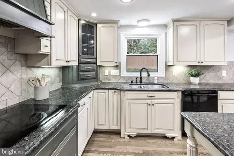 Kitchen - 8695 Young Ct, Springfield, VA 22153 photo 2 of 2