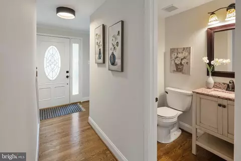 Entry Way - 8695 Young Ct, Springfield, VA 22153 photo 2 of 5
