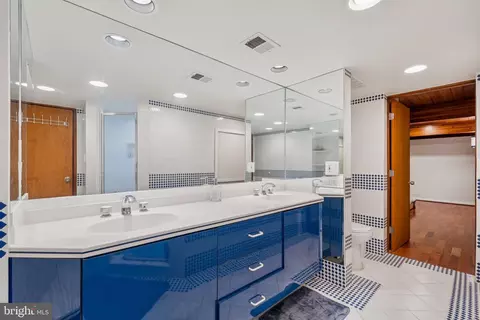Bath - 11428 Purple Beech Dr, Reston, VA 20191 photo 5 of 6