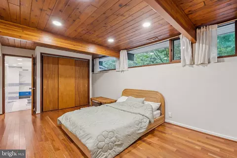 Bedroom - 11428 Purple Beech Dr, Reston, VA 20191 photo 4 of 6