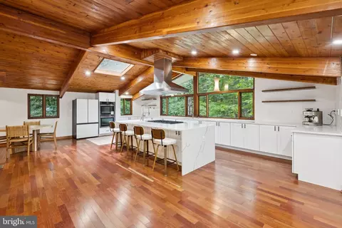 11428 Purple Beech Dr, Reston, VA 20191