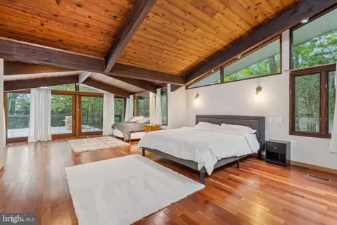 Bedroom - 11428 Purple Beech Dr, Reston, VA 20191 photo 1 of 6