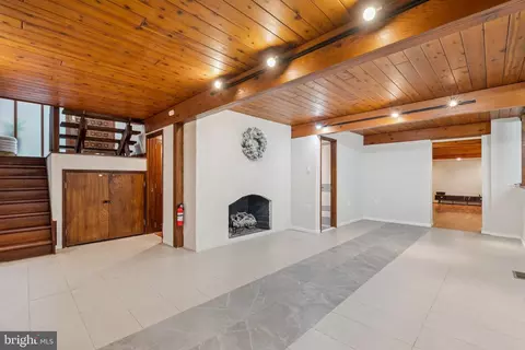 Entry Way - 11428 Purple Beech Dr, Reston, VA 20191 photo 1 of 2