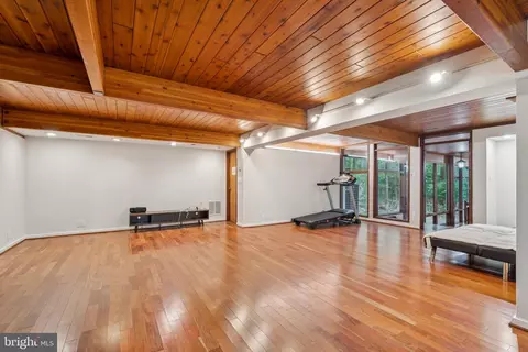 Living - 11428 Purple Beech Dr, Reston, VA 20191 photo 6 of 10
