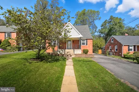6812 Chestnut Ave, Falls Church, VA 22042