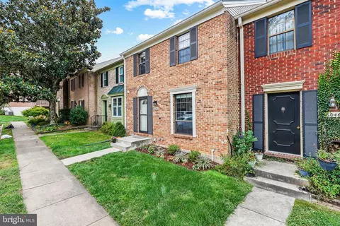6048 Heathwick Ct, Burke, VA 22015 photo 2