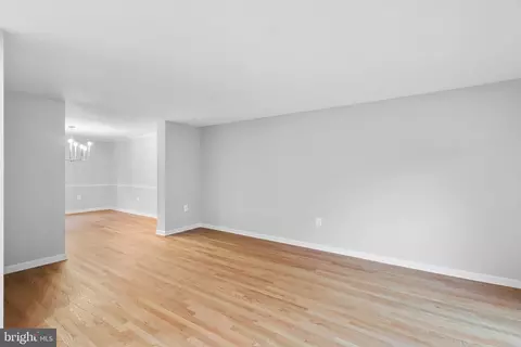 6048 Heathwick Ct, Burke, VA 22015 photo 4