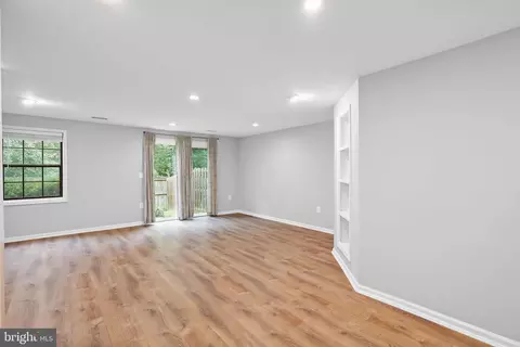 6048 Heathwick Ct, Burke, VA 22015 photo 27