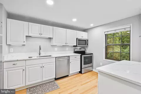 6048 Heathwick Ct, Burke, VA 22015 photo 11