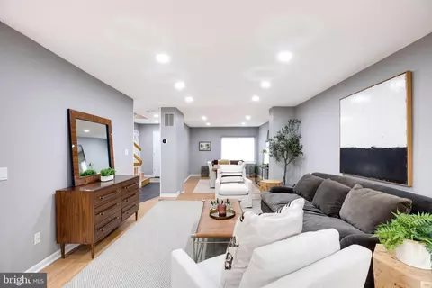 Entry Way - 2318 Millennium Ln, Reston, VA 20191 photo 2 of 3