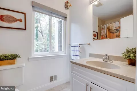 Bath - 2318 Millennium Ln, Reston, VA 20191 photo 2 of 5