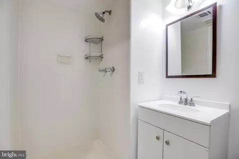 Bath - 2318 Millennium Ln, Reston, VA 20191 photo 5 of 5