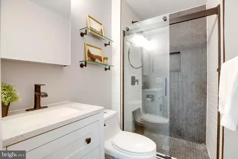 Bath - 2318 Millennium Ln, Reston, VA 20191 photo 4 of 5