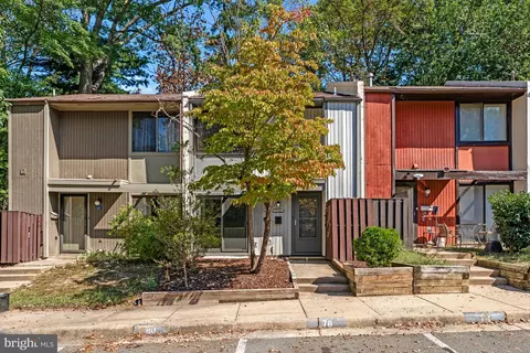 12180 Sanibel Ct, Reston, VA 20191