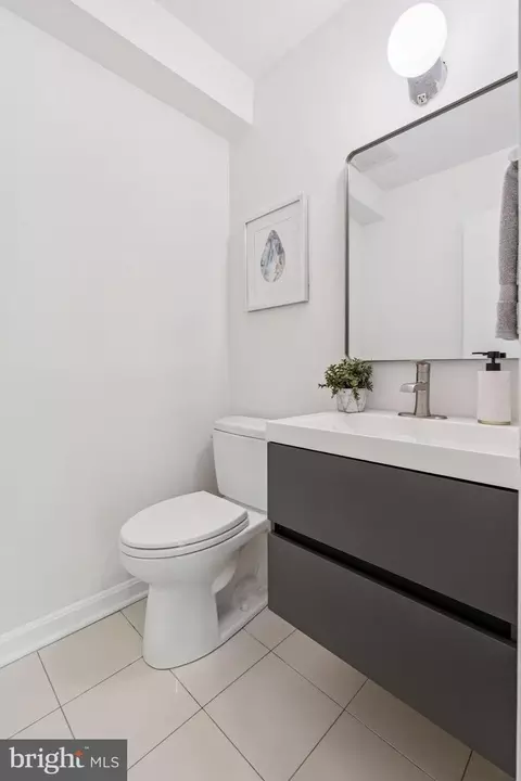 Bath - 11540 Hickory Cluster, Reston, VA 20190 photo 5 of 5