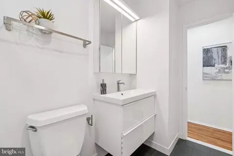 Bath - 11540 Hickory Cluster, Reston, VA 20190 photo 4 of 5