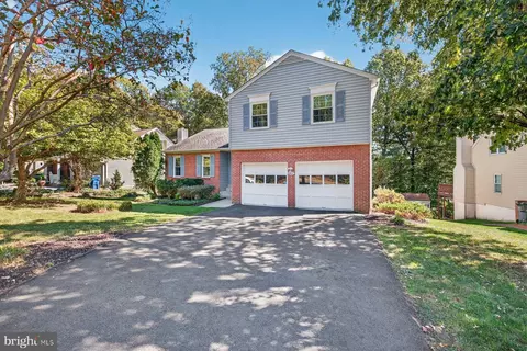 8537 Hooes Rd, Springfield, VA 22153 photo 2