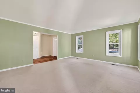 8537 Hooes Rd, Springfield, VA 22153 photo 4