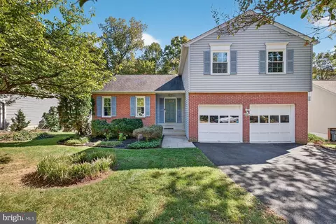 8537 Hooes Rd, Springfield, VA 22153