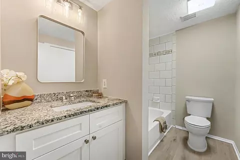 5879 Jacksons Oak Ct, Burke, VA 22015 photo 18