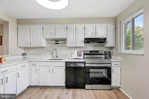5879 Jacksons Oak Ct, Burke, VA 22015 photo 11