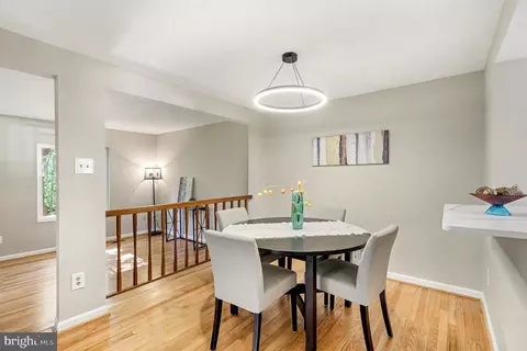 5879 Jacksons Oak Ct, Burke, VA 22015 photo 9