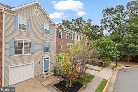 13210 Fox Ripple Ln, Herndon, VA 20171