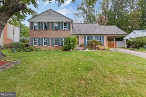 8715 Etta Dr, Springfield, VA 22152