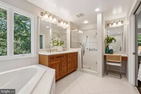 1172 Foxhound Ct, Mclean, VA 22102 photo 38