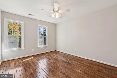 1172 Foxhound Ct, Mclean, VA 22102 photo 27