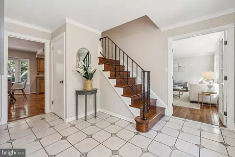 1172 Foxhound Ct, Mclean, VA 22102 photo 3