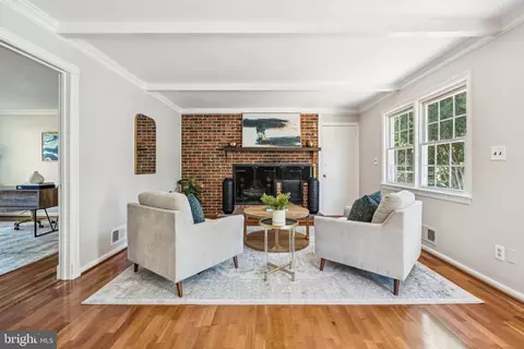 1172 Foxhound Ct, Mclean, VA 22102 photo 2