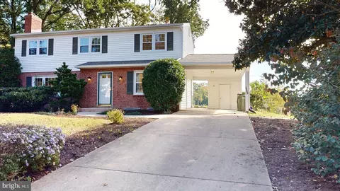 8352 Orange Ct, Alexandria, VA 22309