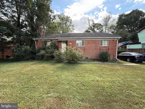 7402 Gary St, Springfield, VA 22150 photo 2