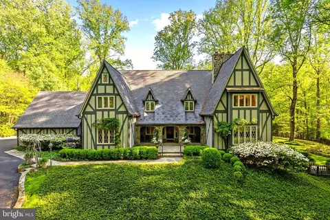 10205 Cedar Pond Dr, Vienna, VA 22182