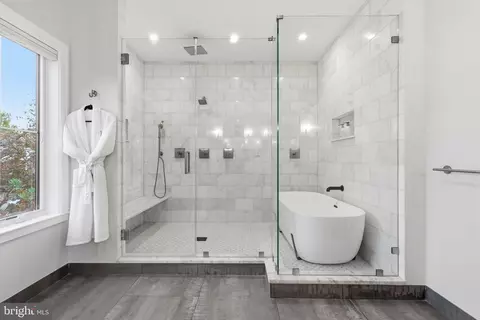 Bath - 7000 Hector Rd, Mclean, VA 22101 photo 1 of 7