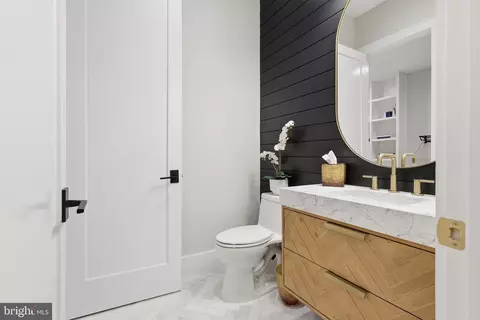 Bath - 7000 Hector Rd, Mclean, VA 22101 photo 7 of 7