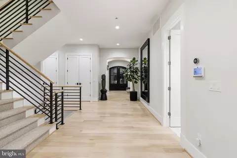 Entry Way - 7000 Hector Rd, Mclean, VA 22101 photo 2 of 10