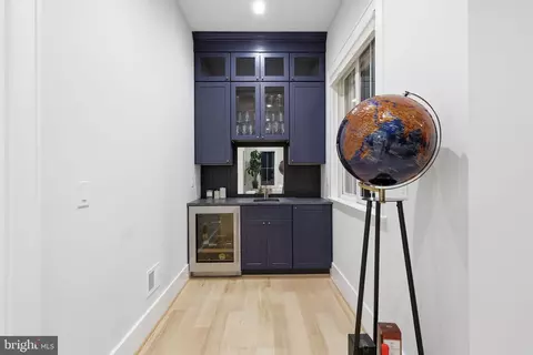 Entry Way - 7000 Hector Rd, Mclean, VA 22101 photo 5 of 10