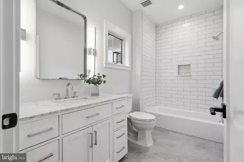 Bath - 7000 Hector Rd, Mclean, VA 22101 photo 3 of 7