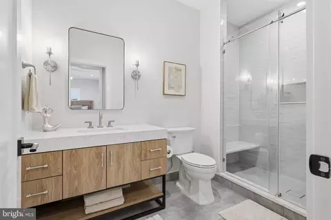 Bath - 7000 Hector Rd, Mclean, VA 22101 photo 2 of 7