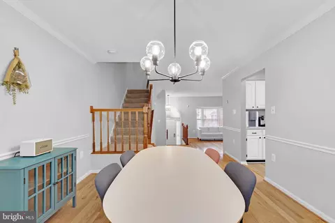 Dining - 8110 Squirrel Run Rd, Springfield, VA 22152 photo 2 of 2